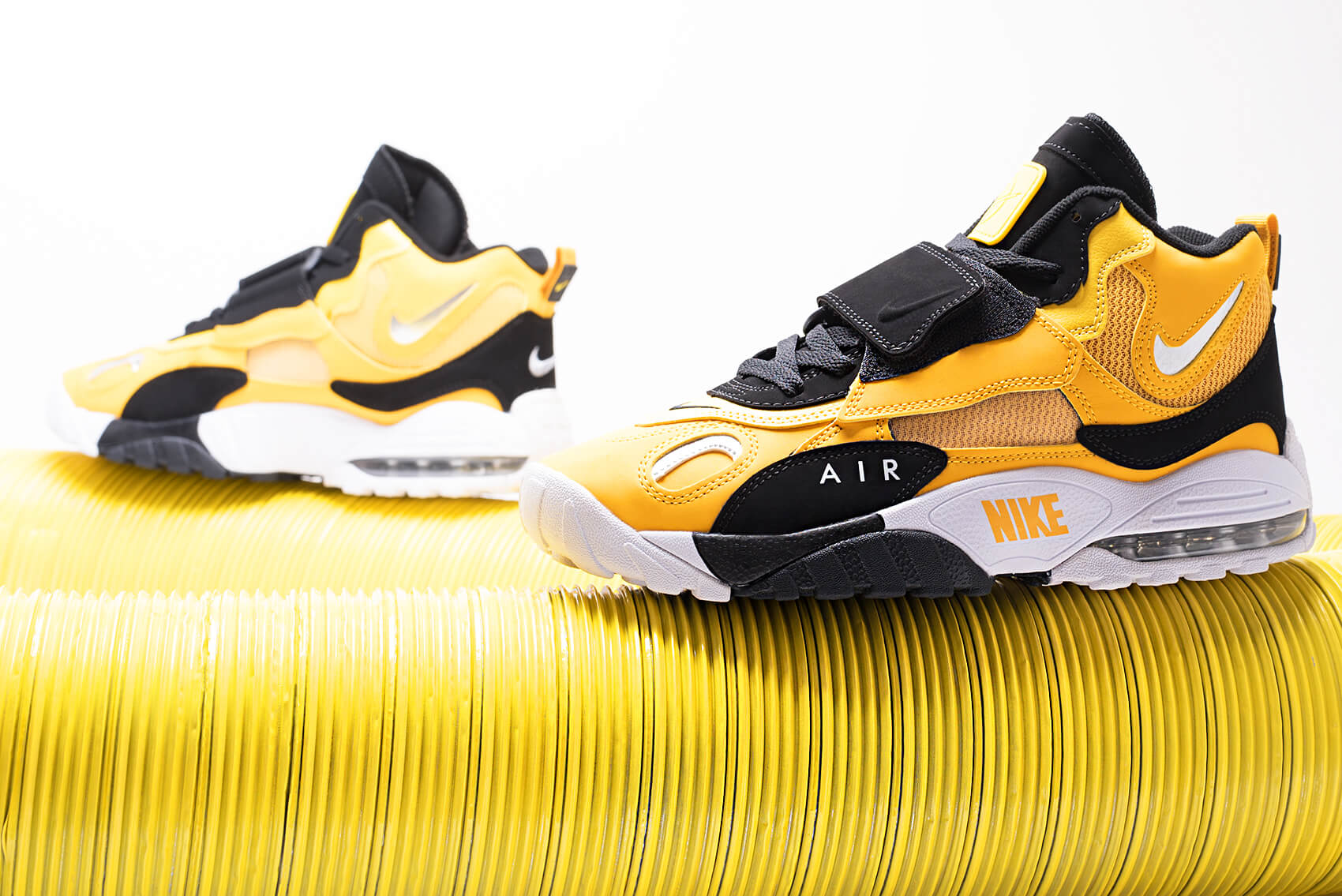 Кроссовки Nike Air Max Speed Turf University Gold