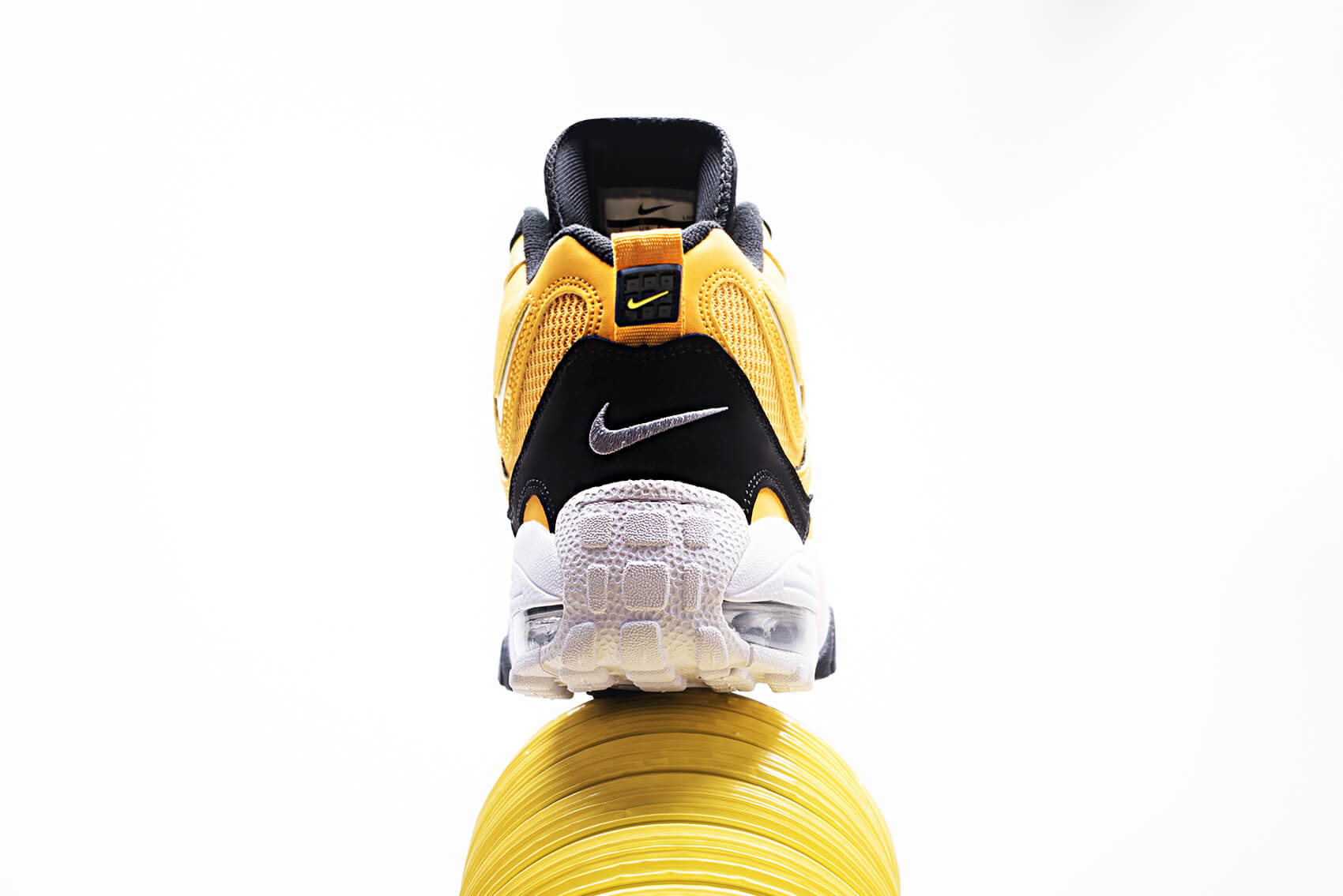 Кроссовки Nike Air Max Speed Turf University Gold