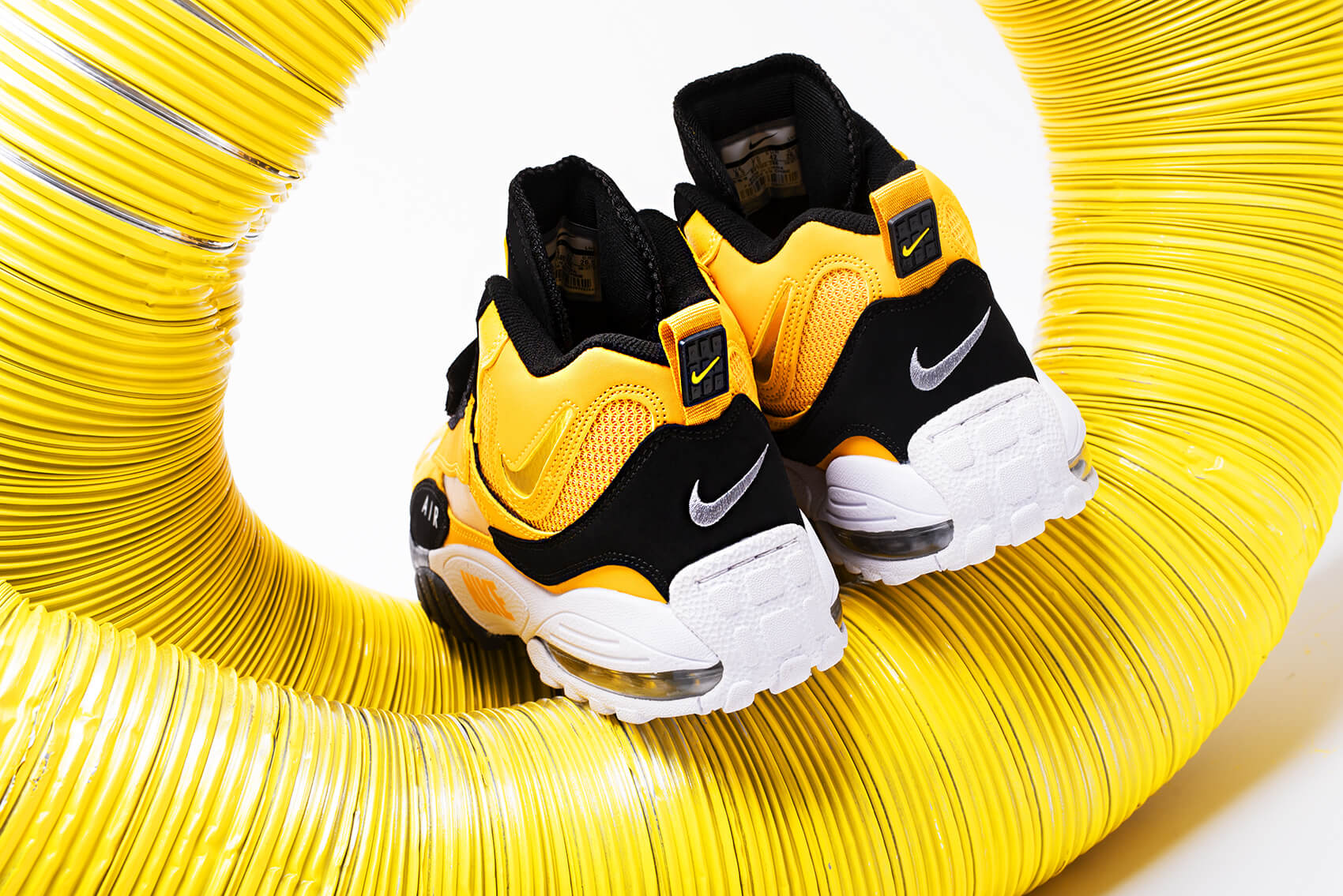 Кроссовки Nike Air Max Speed Turf University Gold