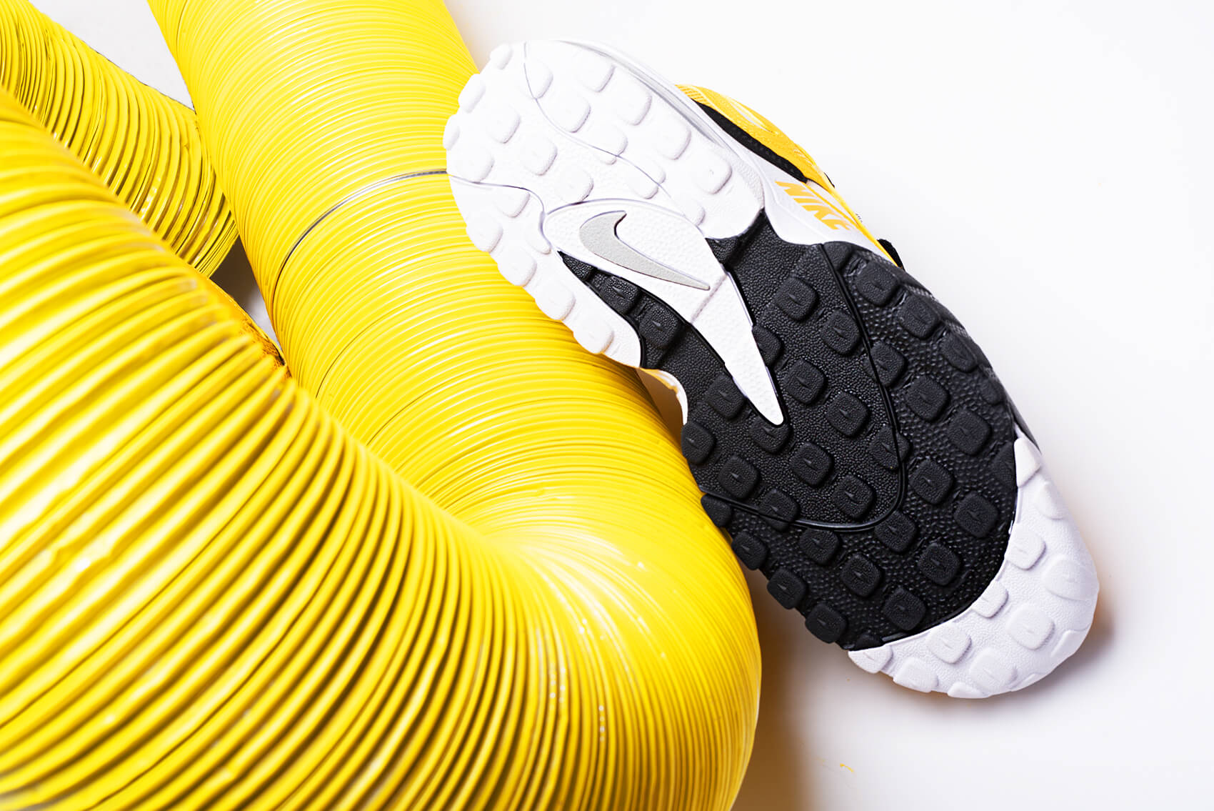 Кроссовки Nike Air Max Speed Turf University Gold